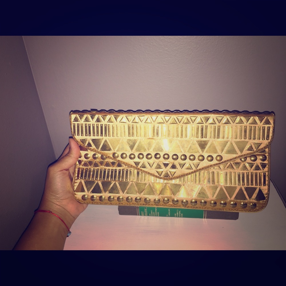 BCBG clutch